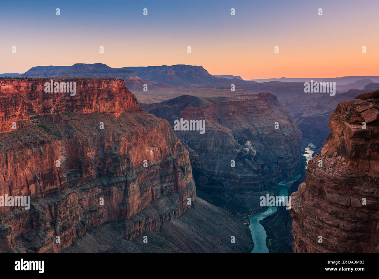 Tramonto al Grand Canyon N.P North Rim con la vista dal Toroweap, Arizona, Stati Uniti d'America Foto Stock