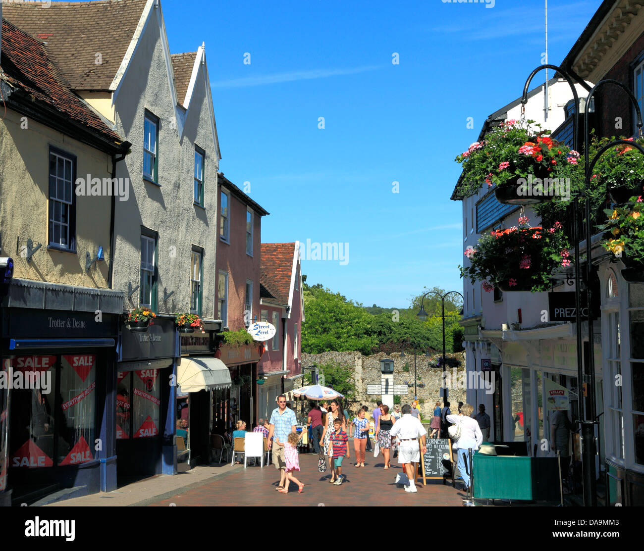 Bury St Edmunds, Abbeygate Street, centro città, centro scene di strada, Suffolk, Inghilterra, Regno Unito Foto Stock