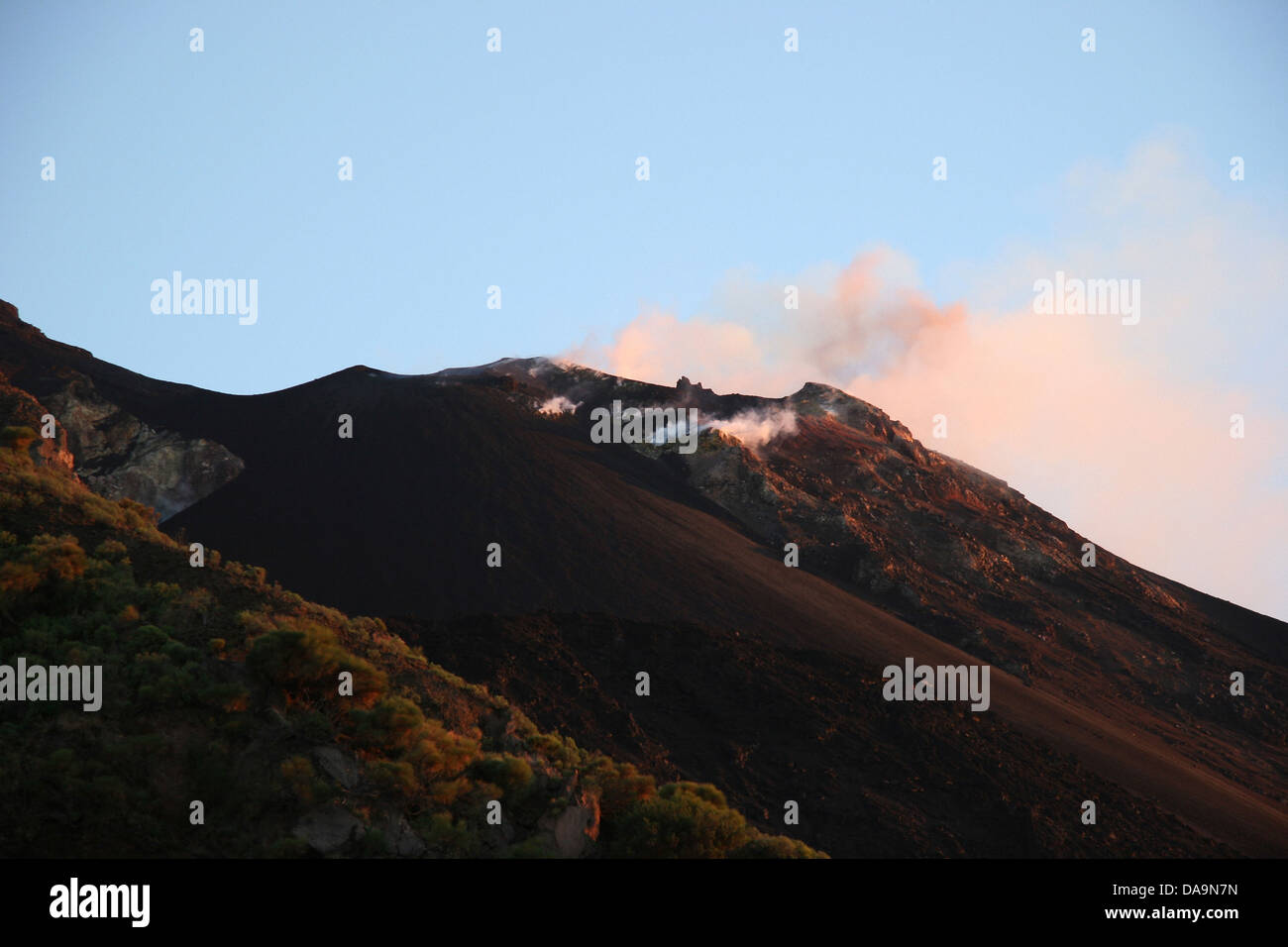 L'Italia, Europa, Lipari, Isole Eolie, isole, isles, Stromboli e Vulcano, il vulcanismo, fumo Foto Stock