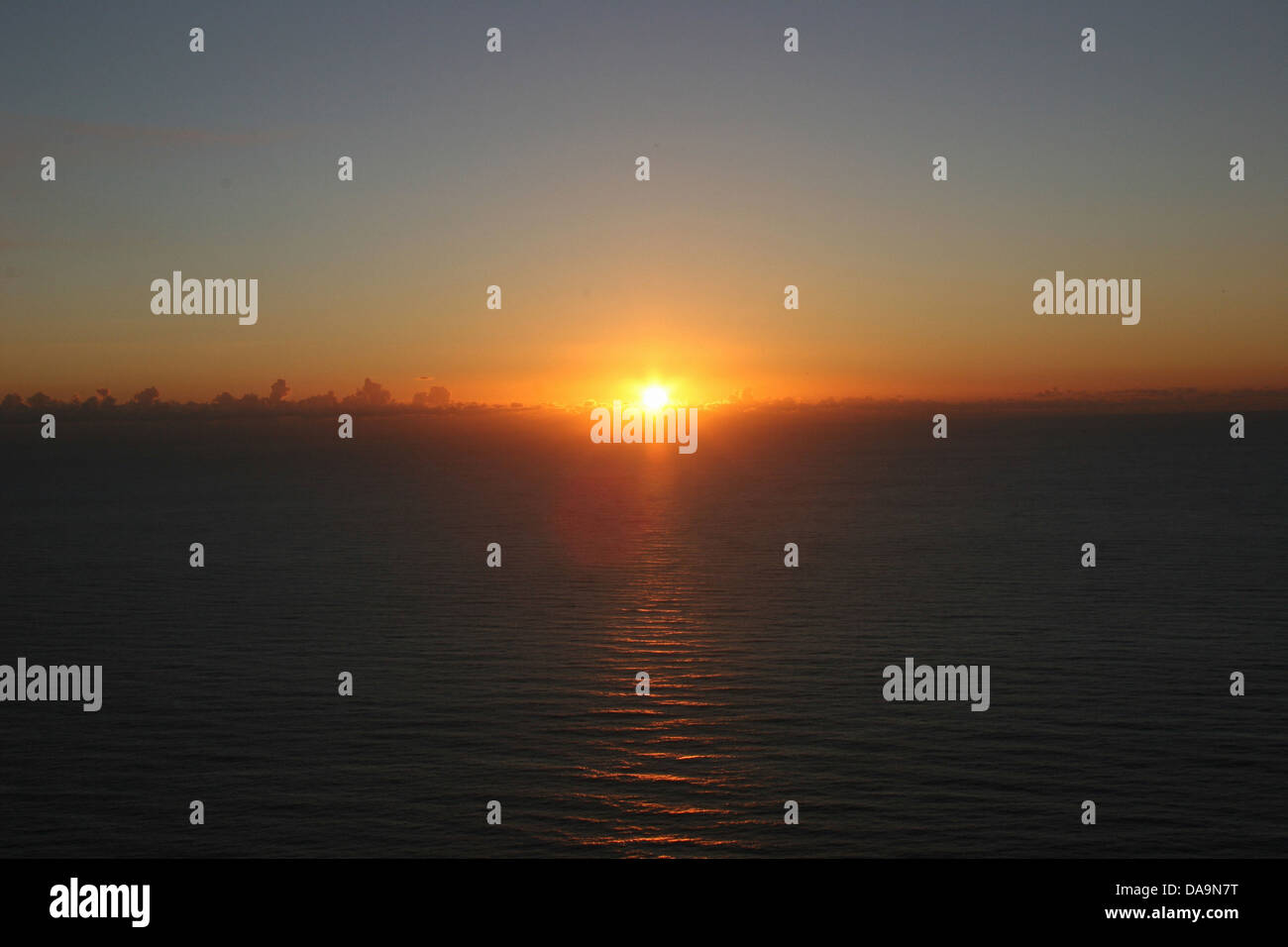 L'Italia, Europa, Lipari, Isole Eolie, isole, isles, Stromboli e Vulcano, il vulcanismo; tramonto Foto Stock