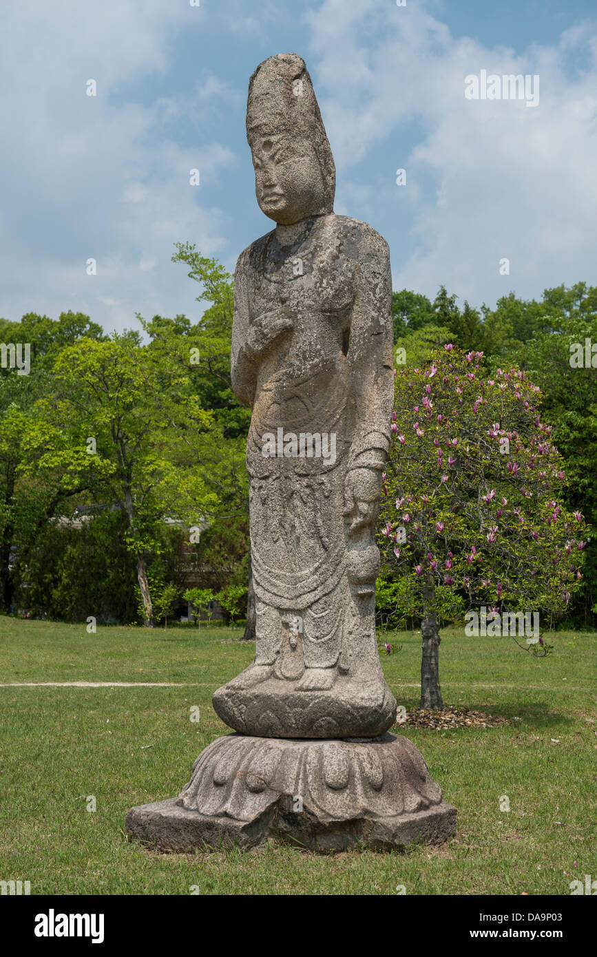 Viii secolo Silla Avalokitesvara statua, Gyeongju Museo Nazionale, Corea del Sud Foto Stock