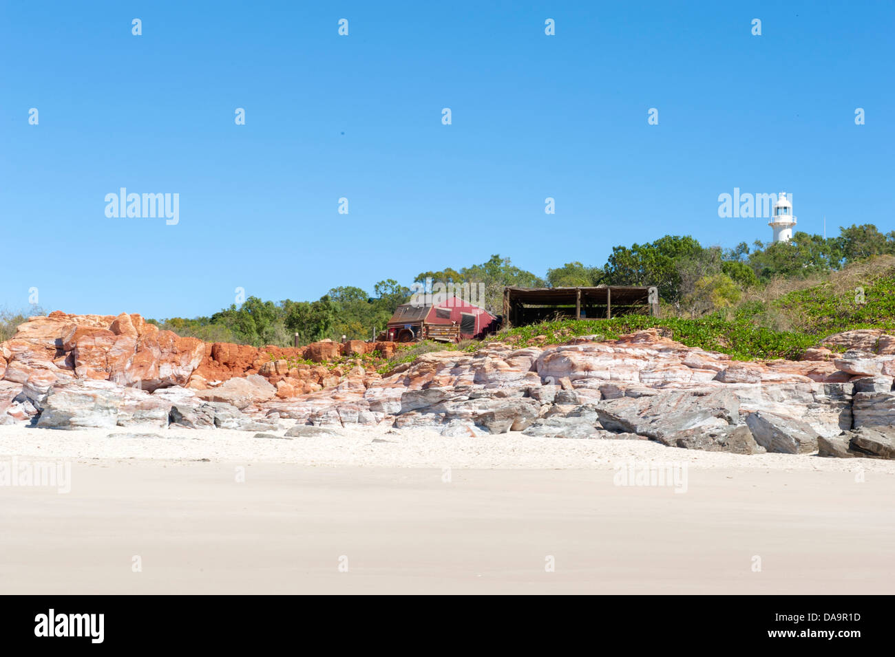 Il faro in vista, sabbiosa spiaggia orientale è la spiaggia di Cape Leveque, Dampier Peninsula, Kimberley, Australia Foto Stock