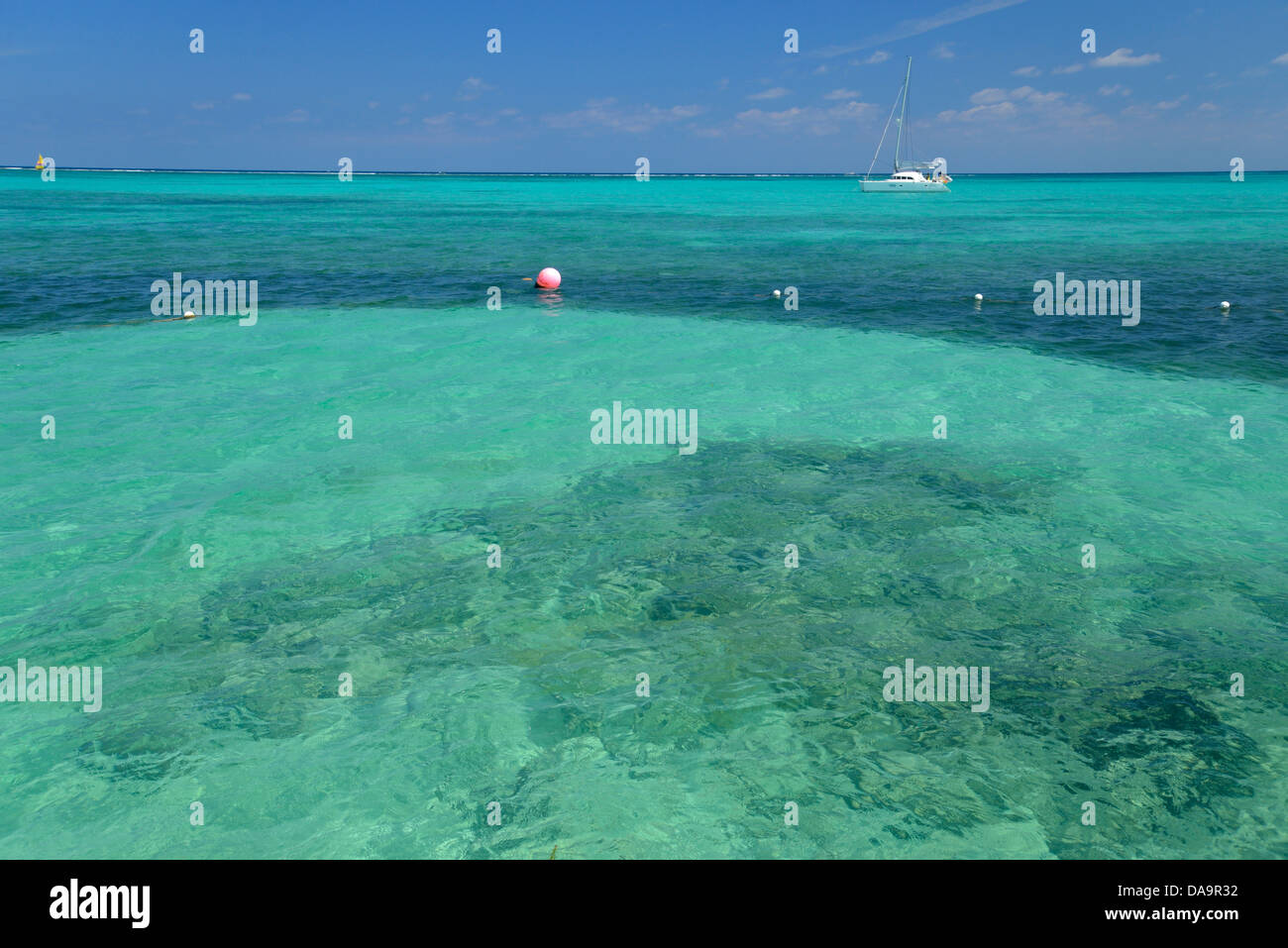 San Pedro, America Centrale, Belize,, Ambergris Caye, isola tropicale, Caraibi, acqua mare, barca, nessuno Foto Stock