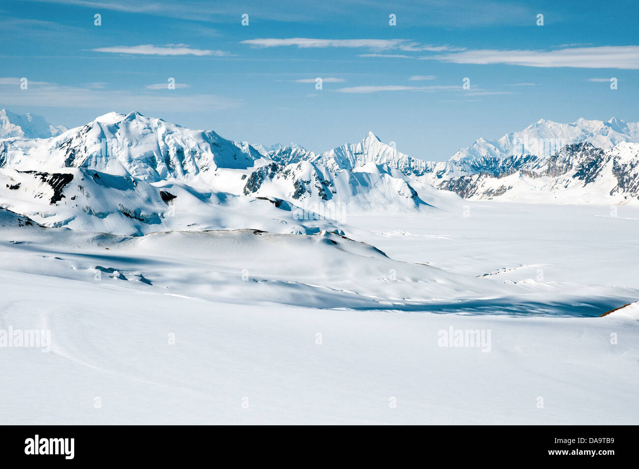 Una vista dell'Icefields del Sant'Elia la gamma della montagna nel Parco Nazionale Kluane, Yukon Territory, Canada. Foto Stock