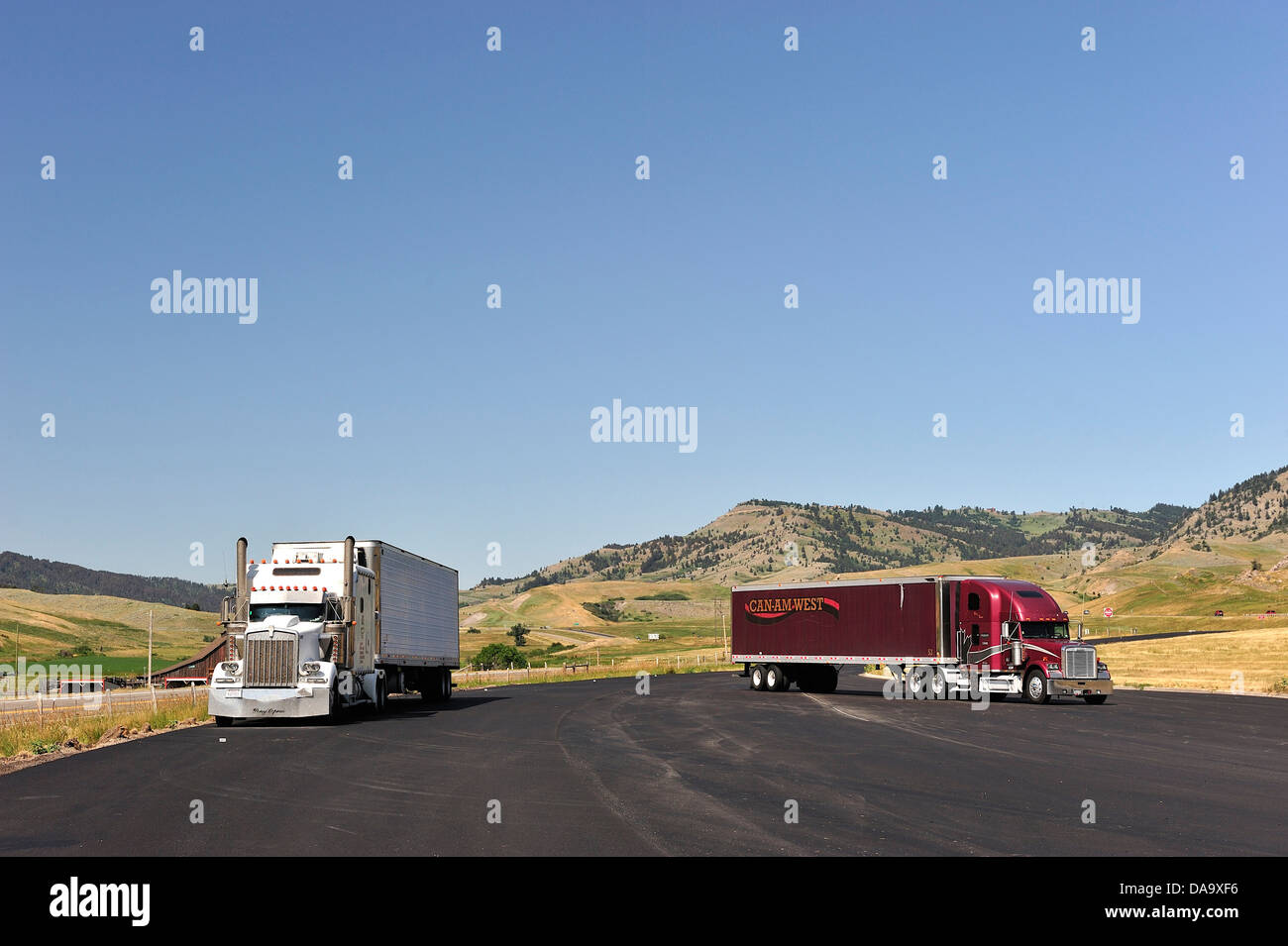 Nord America, Montana, USA, America, Stati Uniti, montagne, Truck Stop, carrello, parcheggio, Foto Stock