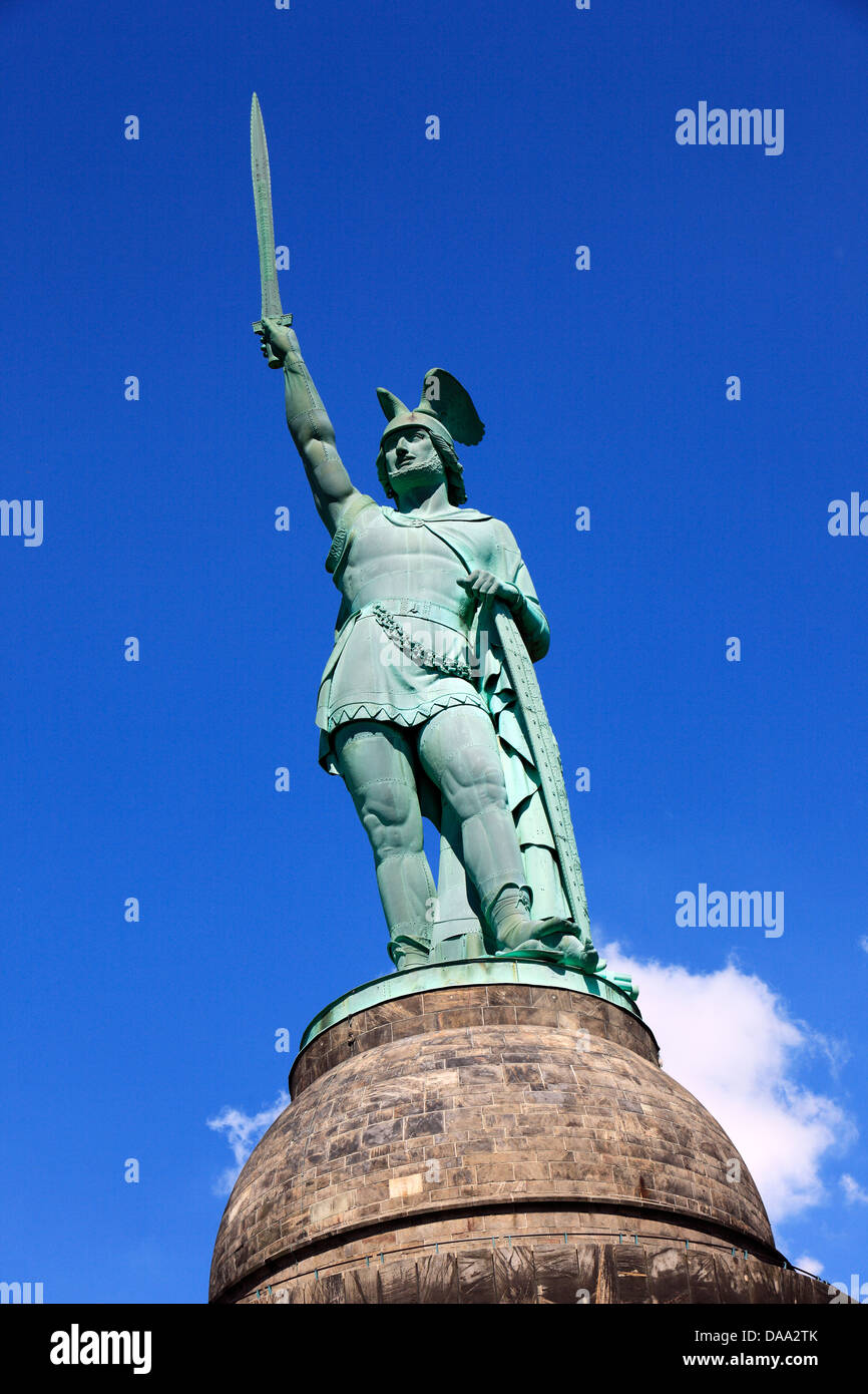 Hermannsdenkmal zur Erinnerung an die Schlacht im Teutoburger Wald bei Kalkriese, Kolossalstatue von Ernst von Bandel, Cheruskerfuerst Arminius, Detmo Foto Stock