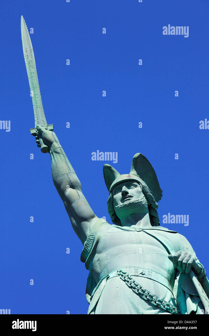 Hermannsdenkmal zur Erinnerung an die Schlacht im Teutoburger Wald bei Kalkriese, Kolossalstatue von Ernst von Bandel, Cheruskerfuerst Arminius, Detmo Foto Stock