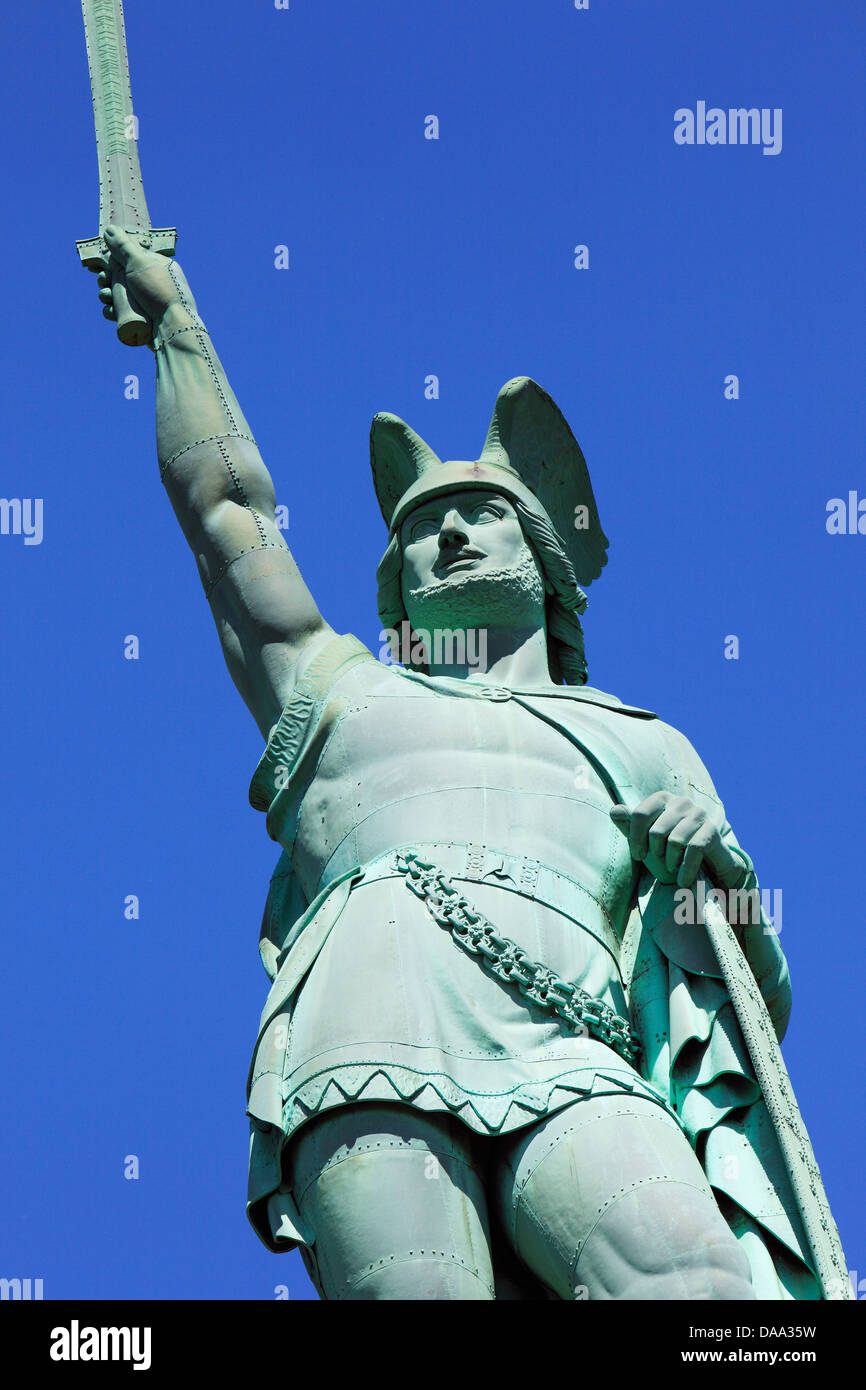 Hermannsdenkmal zur Erinnerung an die Schlacht im Teutoburger Wald bei Kalkriese, Kolossalstatue von Ernst von Bandel, Cheruskerfuerst Arminius, Detmo Foto Stock