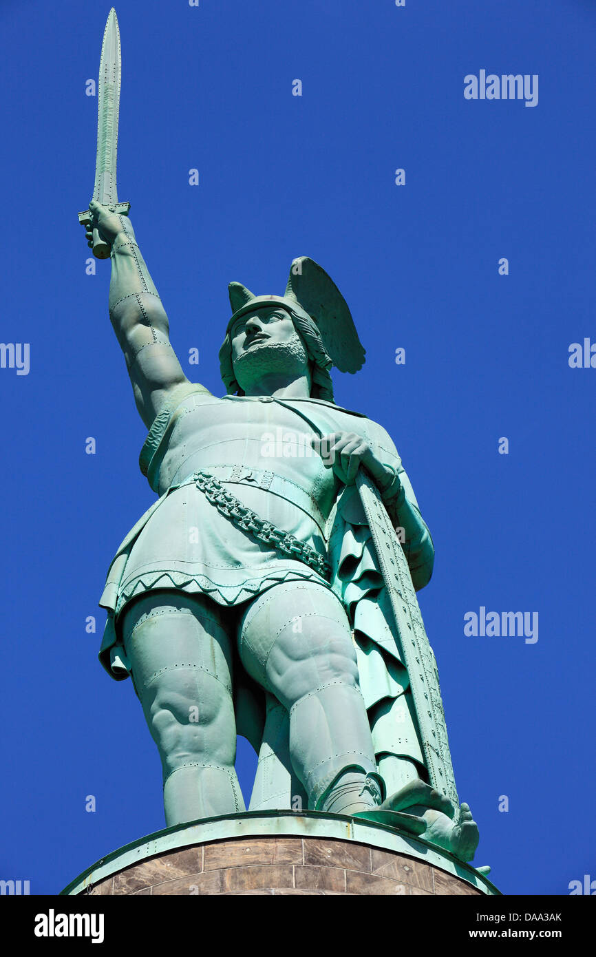 Hermannsdenkmal zur Erinnerung an die Schlacht im Teutoburger Wald bei Kalkriese, Kolossalstatue von Ernst von Bandel, Cheruskerfuerst Arminius, Detmo Foto Stock
