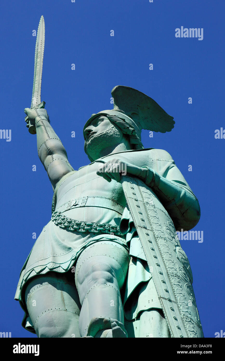 Hermannsdenkmal zur Erinnerung an die Schlacht im Teutoburger Wald bei Kalkriese, Kolossalstatue von Ernst von Bandel, Cheruskerfuerst Arminius, Detmo Foto Stock