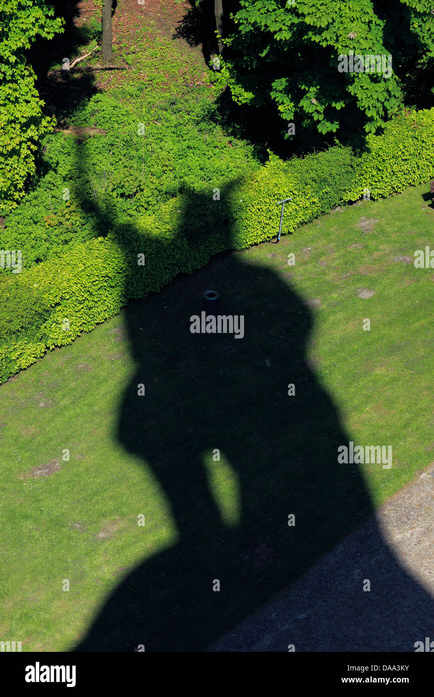 Schattenbild, Hermannsdenkmal zur Erinnerung an die Schlacht im Teutoburger Wald bei Kalkriese, Kolossalstatue von Ernst von Bandel, Cheruskerfuerst un Foto Stock