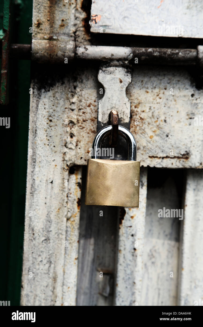 Chiudere una porta immagini e fotografie stock ad alta risoluzione - Alamy