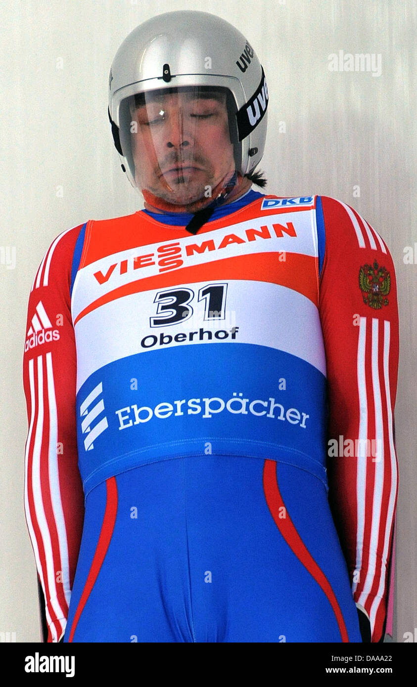 La Belarussia Albert Demchenko compete in uomini Single al luge world cup tappa di Oberhof in Germania, 15 gennaio 2011. Foto: Martin Schutt Foto Stock