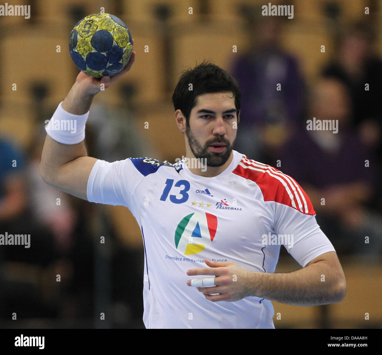 Nikola Karabatic della Francia durante il di Pallamano Campionato Mondiale turno preliminare gruppo A match Egitto v Francia in Kristianstad, Svezia, 16 gennaio 2011. Foto: Jens Wolf Foto Stock