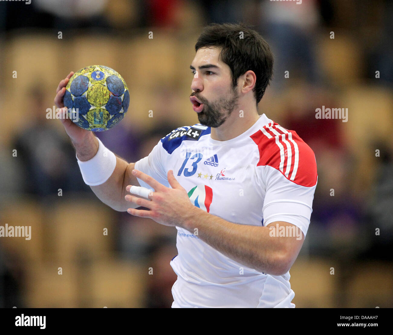 Nikola Karabatic della Francia durante il di Pallamano Campionato Mondiale turno preliminare gruppo A match Egitto v Francia in Kristianstad, Svezia, 16 gennaio 2011. La Francia ha sconfitto l'Egitto con 28-19. Foto: Jens Wolf Foto Stock