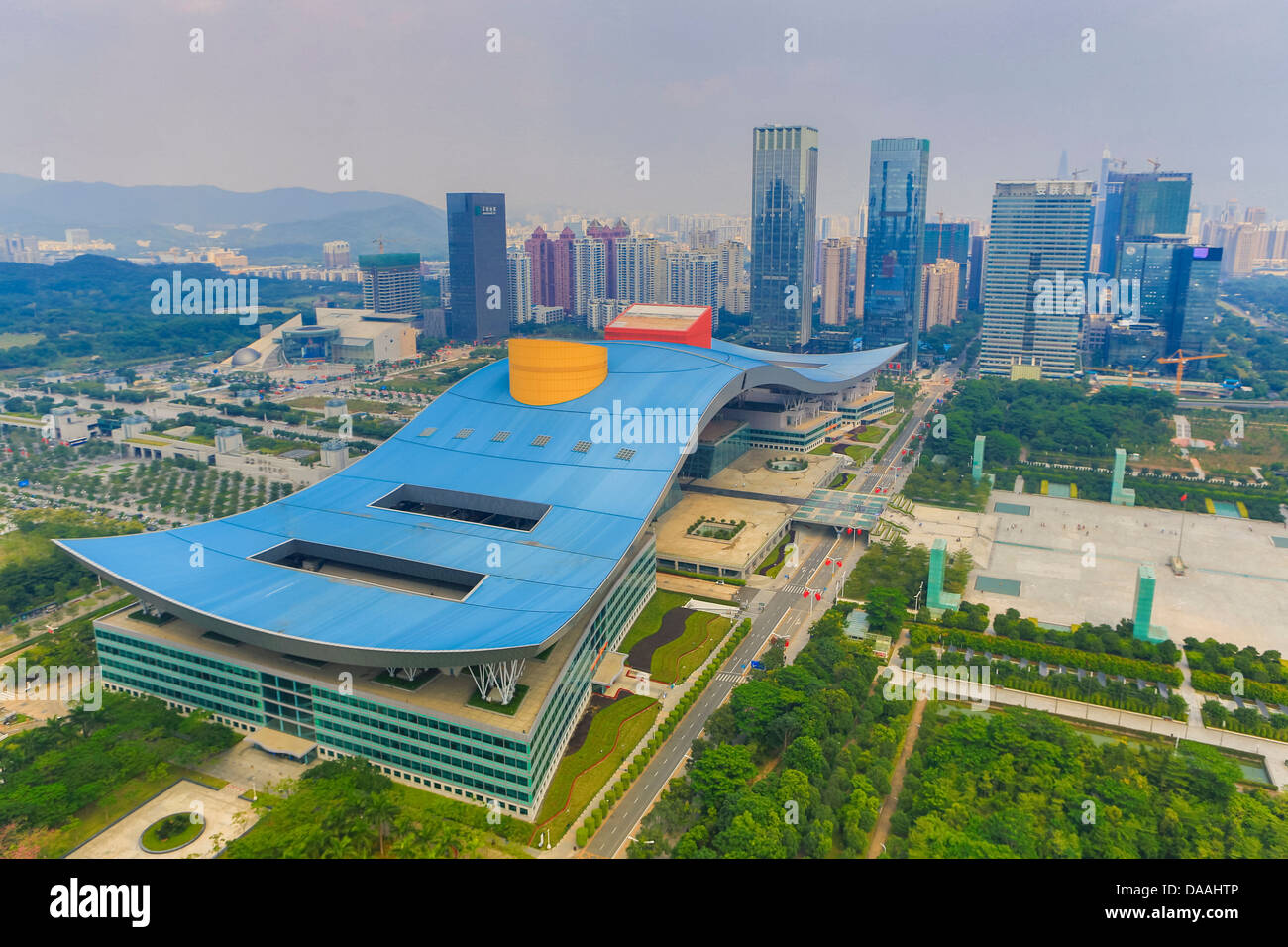 Cina, Shenzhen, città dell'Asia, il centro, il Centro Civico, skyline, architettura grande, centro civico, curva, design, downtown, enorme, r Foto Stock