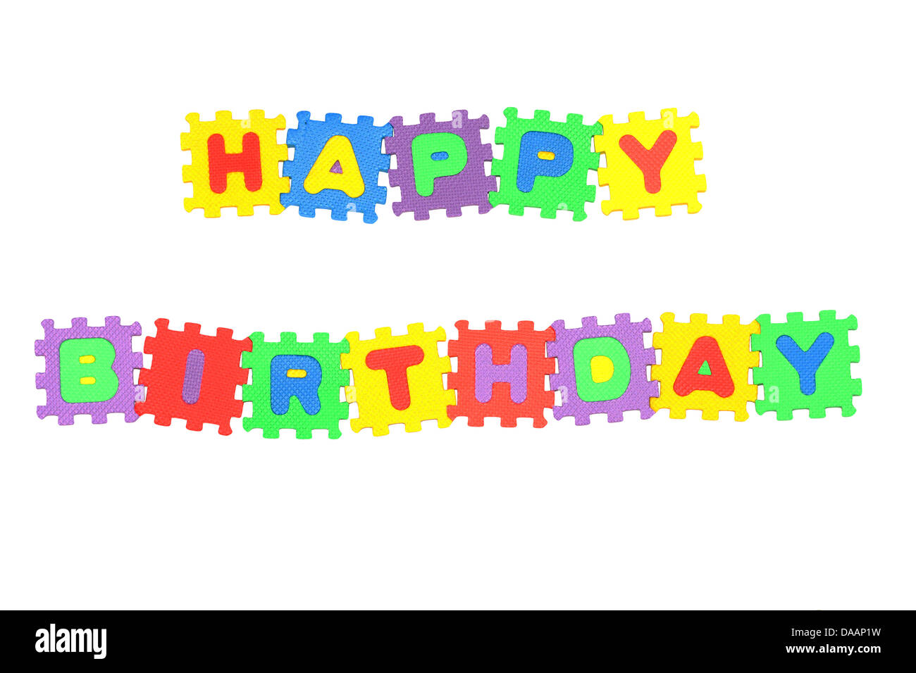 Questo è un messaggio "Buon Compleanno", dalla lettera puzzle, isolato su bianco. Foto Stock