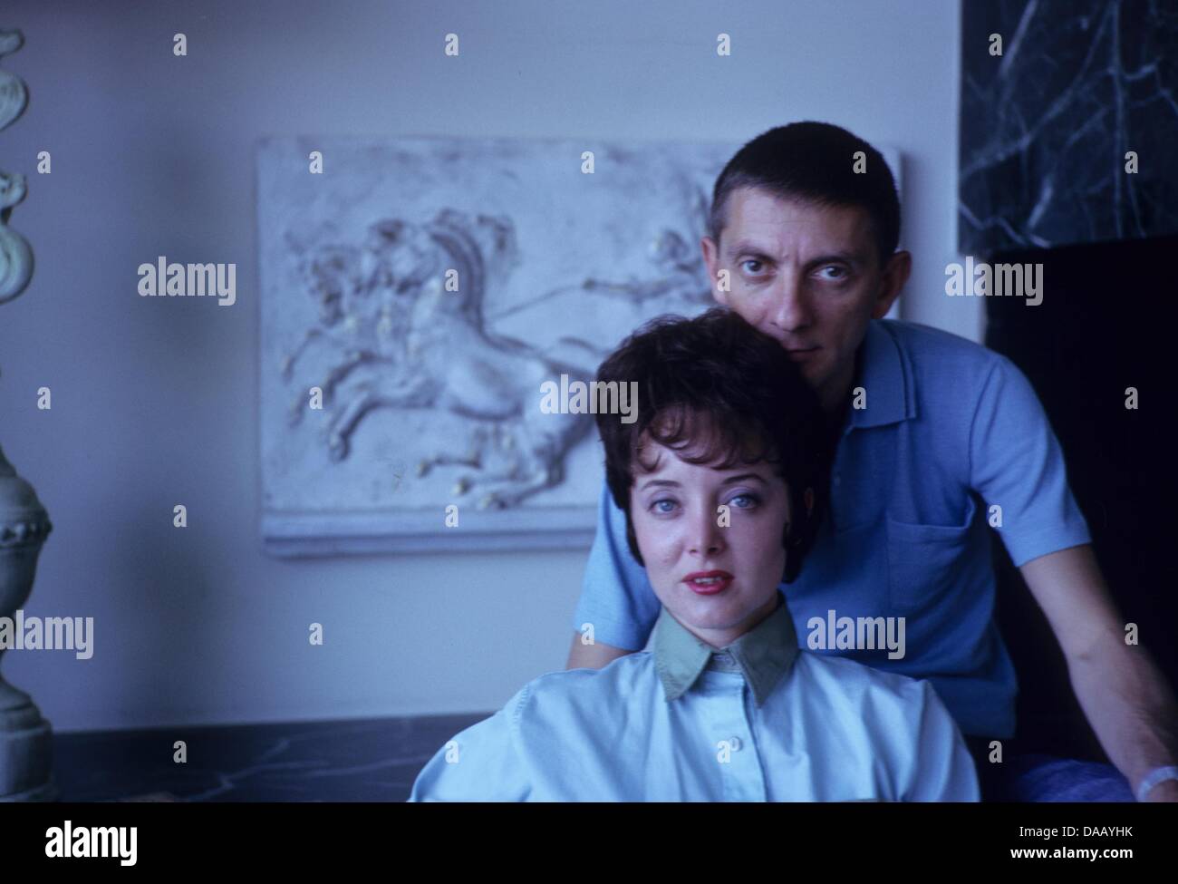 CAROLYN JONES con Aaron Spelling.17273.(Immagine di credito: © Bill Kobrin/Globe foto/ZUMAPRESS.com) Foto Stock