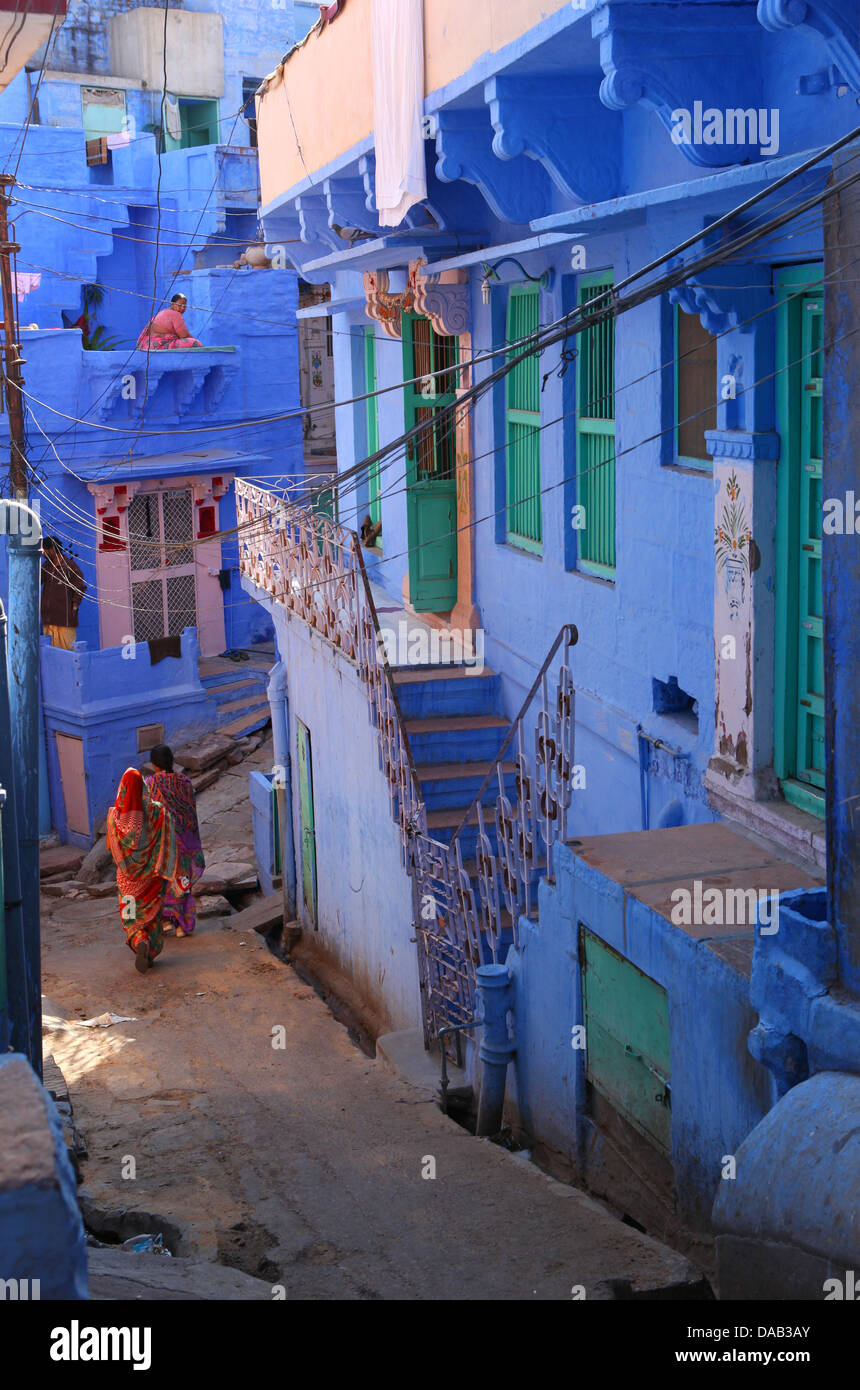 Jodhpur, blu città, blu, corsie, donne sari, luminoso, stretti stretti, rovina, storico, India, Asia, Rajasthan, Foto Stock