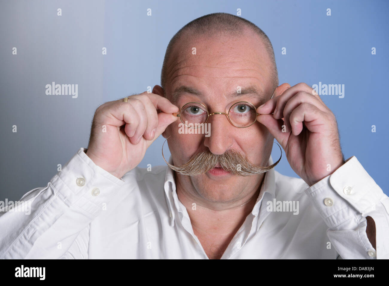 La chef TV, scrittore e comico Horst Lichter è visto durante il talk show del broadcaster MDR 'Riverboat' a Leipzig, Germania, 16 settembre 2011. Foto: Tom Schulze Foto Stock