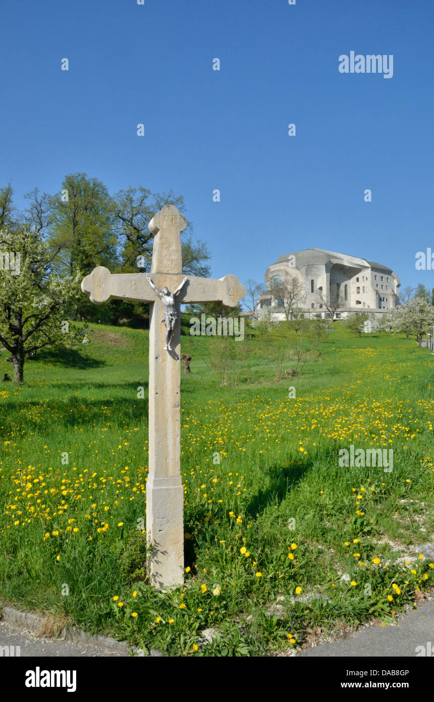 Croce di pietra nei pressi del Goetheanum, Dornach, Solothurn, Svizzera Foto Stock