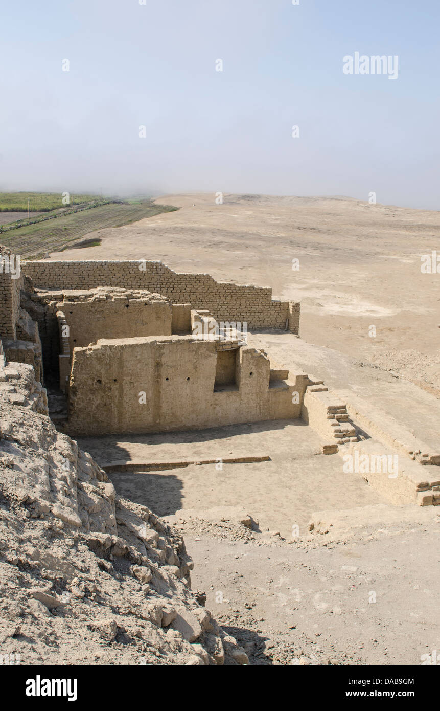 Antica pre colombiana del Brujo complesso archeologico rovine rimane vicino a Trujillo, Perú. Foto Stock