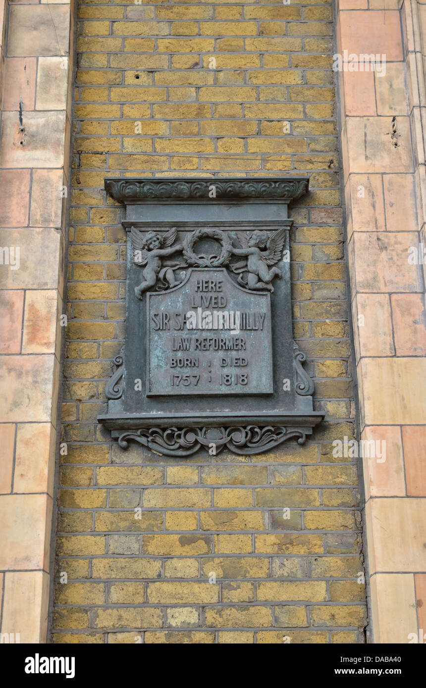 Metallo lapide marcatura ex casa di Sir Samuel Romilly nel quadrato di Russell, Bloomsbury, London, Regno Unito Foto Stock