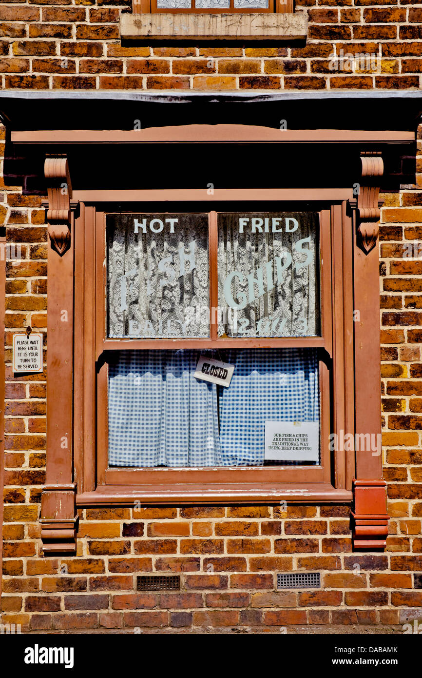 Vecchio Edwardian chip shop nella parte anteriore il Black Country Living Museum Foto Stock