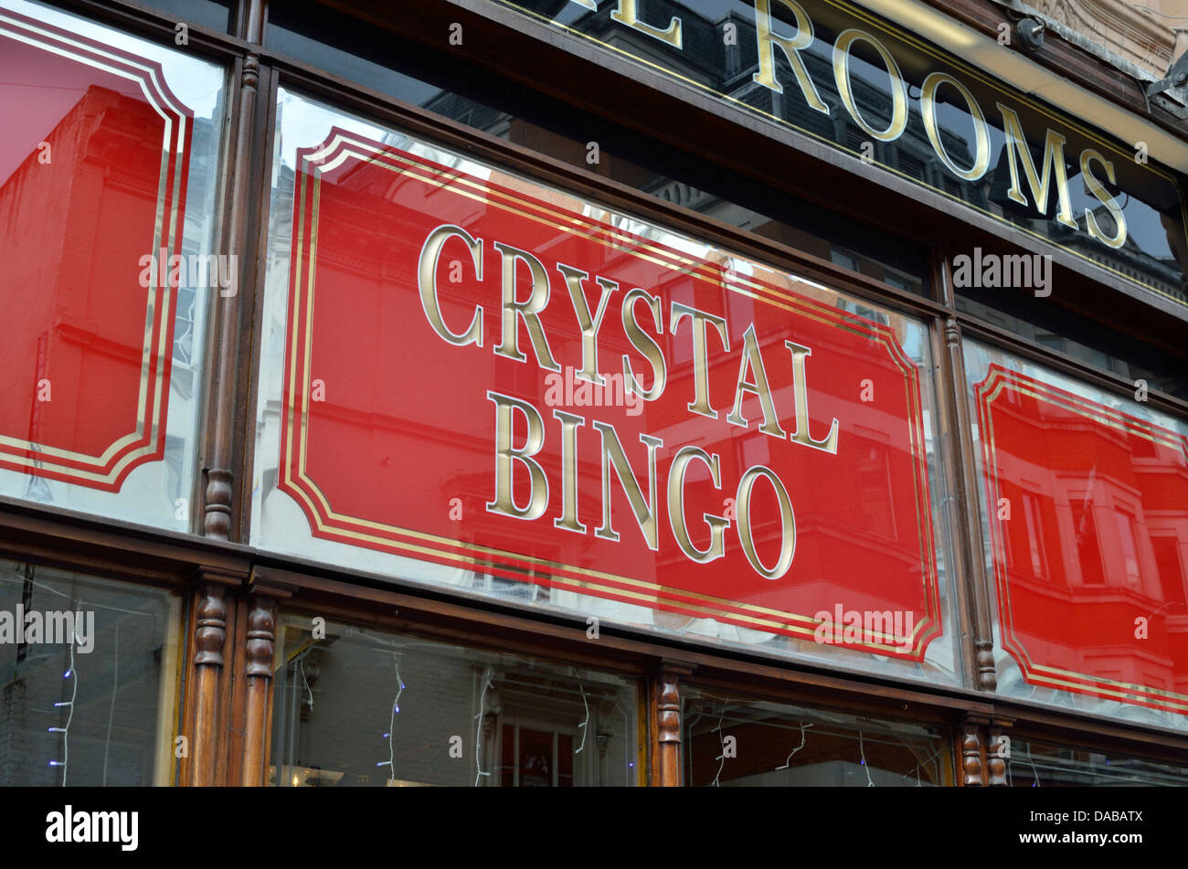 Bingo cristallo firmare al di fuori delle camere di cristallo divertimento  arcade in Leicester Square, London, Regno Unito Foto stock - Alamy