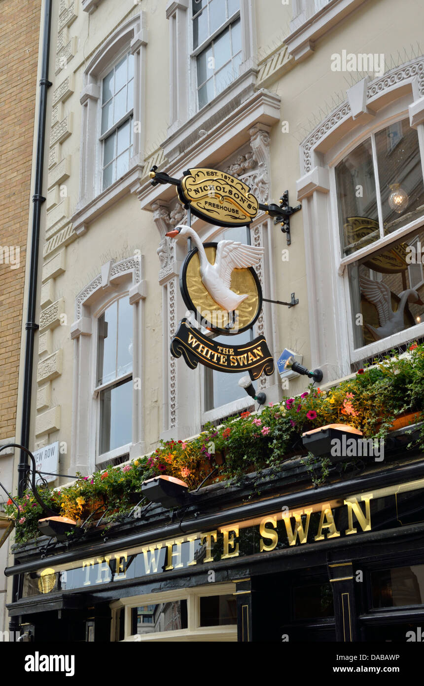 Il White Swan pub nella nuova riga, Covent Garden di Londra, Regno Unito. Foto Stock