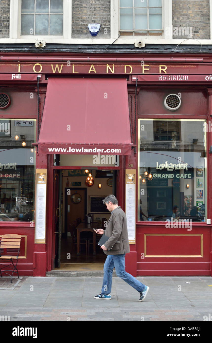Lowlander Beer Cafè in Drury Lane, Covent Garden di Londra, Regno Unito. Foto Stock