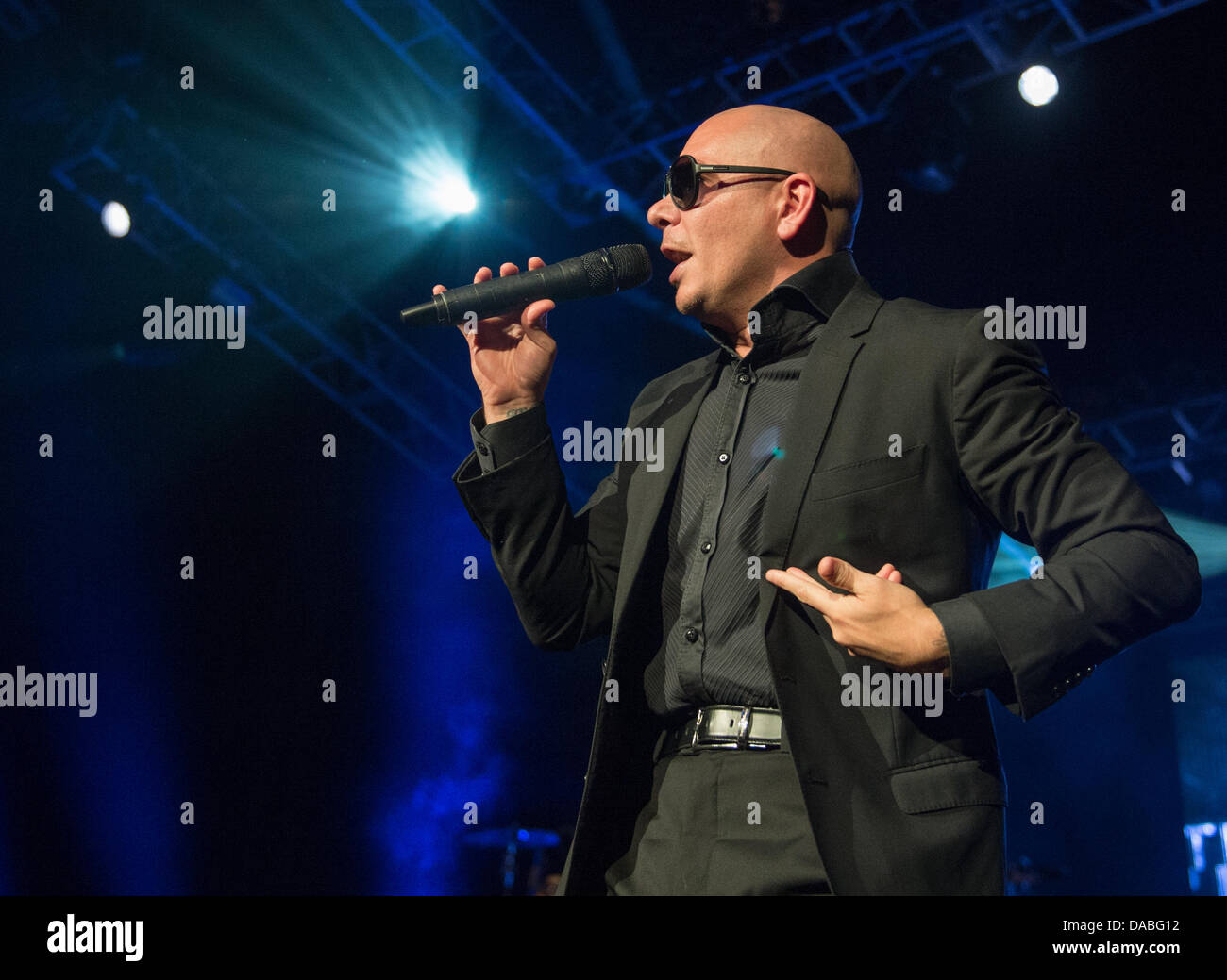 Pitbull suona dal vivo Foto Stock