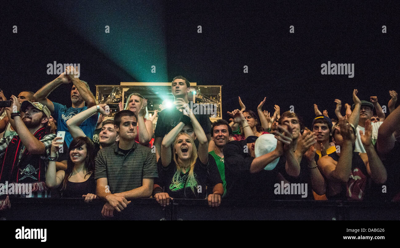 Ventole il tifo per Dropkick Murphys a performance live Foto Stock