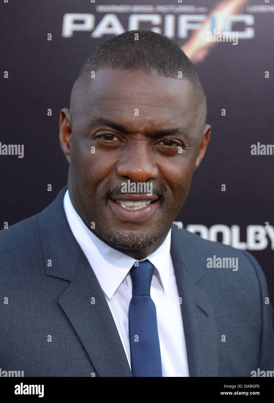 Hollywood, California, USA. 09 Luglio, 2013. Idris Elba arriva a Los Angeles film premiere per 'Pacific Rim" presso il Teatro di Dolby, Hollywood, California, USA. Credito: Sydney Alford/Alamy Live News Foto Stock