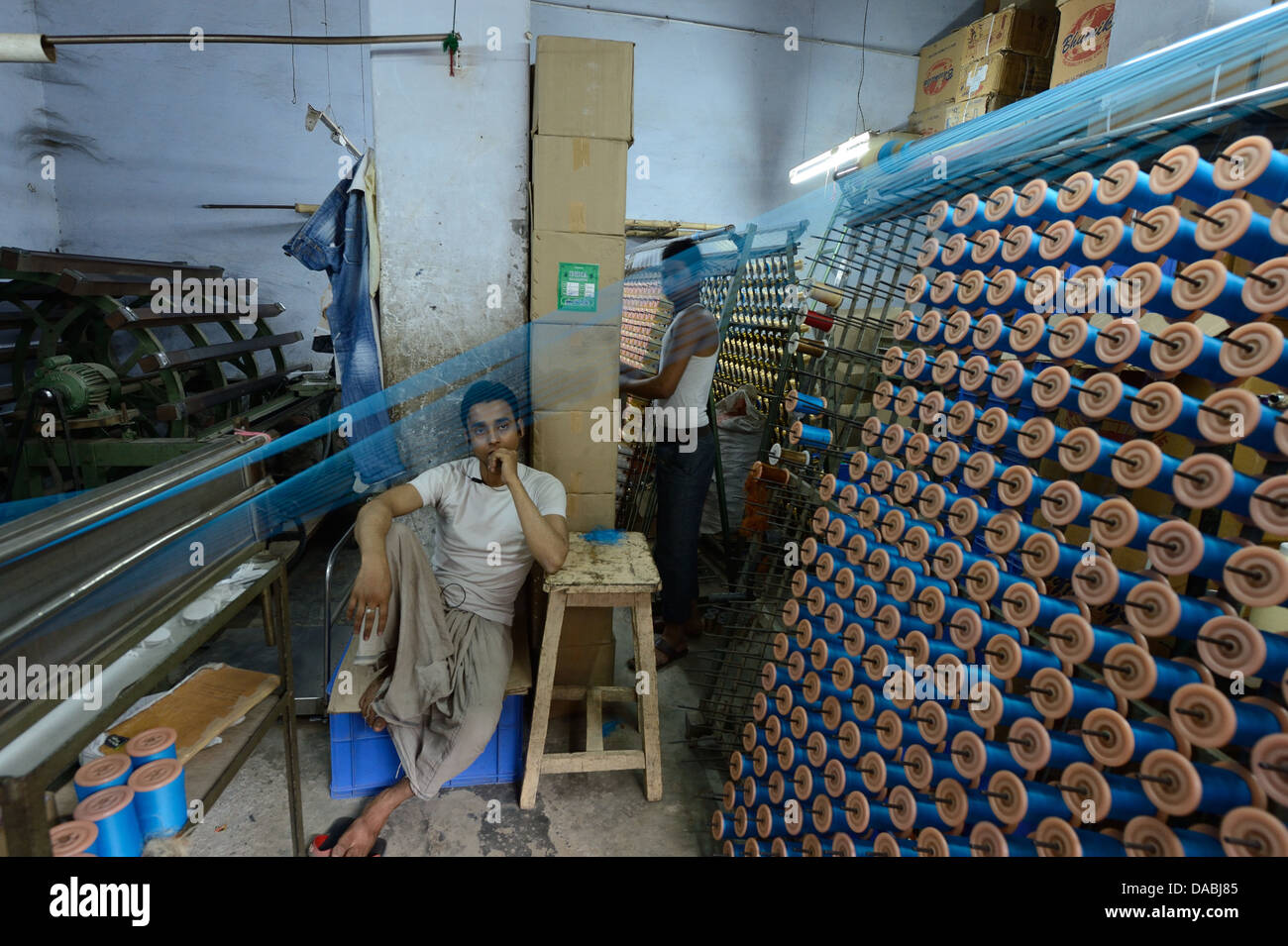 Nel filo di seta manufacturing factory, Vararnasi, Uttar Pradesh, India, Asia Foto Stock
