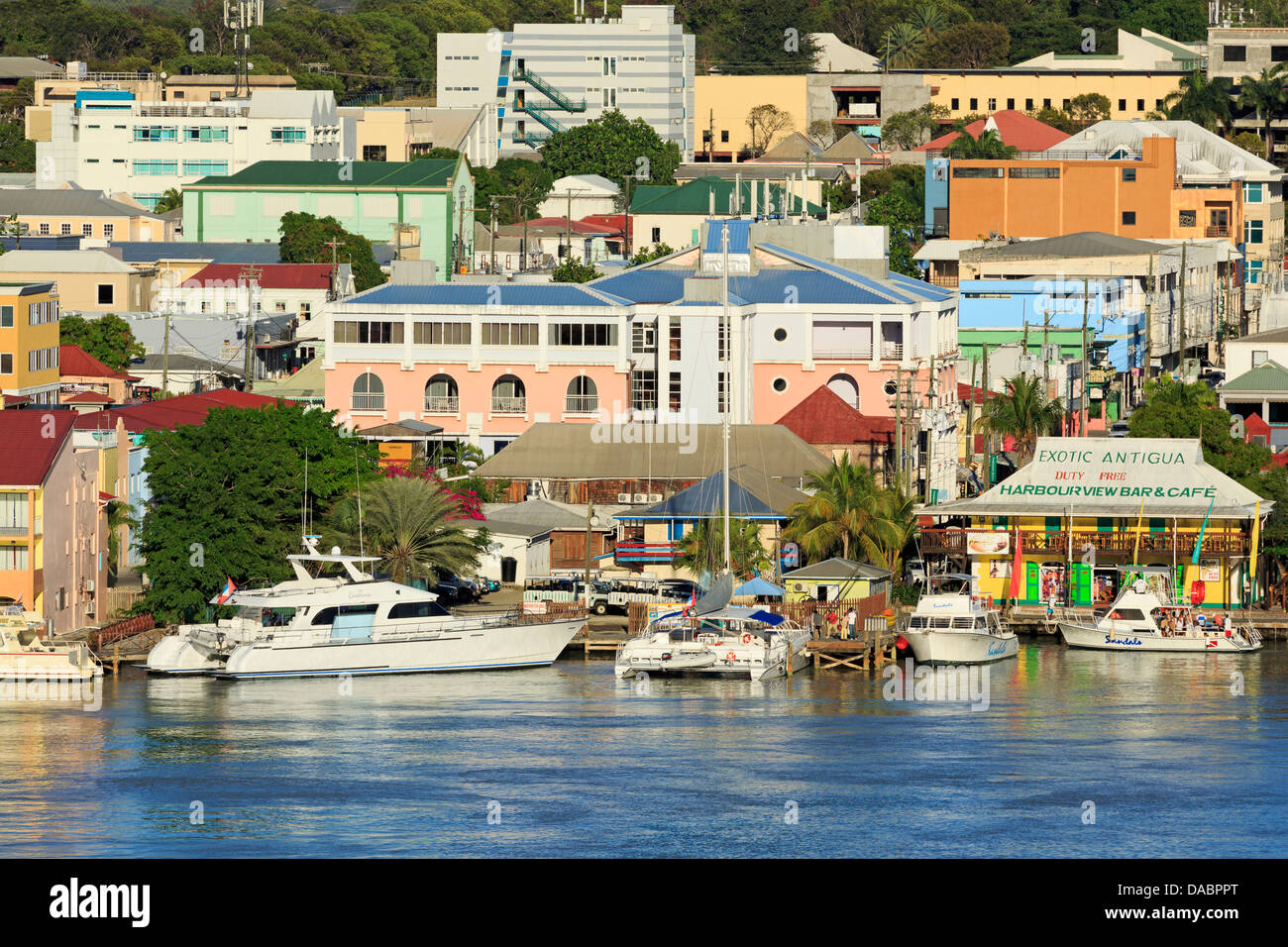 Lungomare di St. John's, Antigua Antigua e Barbuda, Isole Sottovento, West Indies, dei Caraibi e America centrale Foto Stock