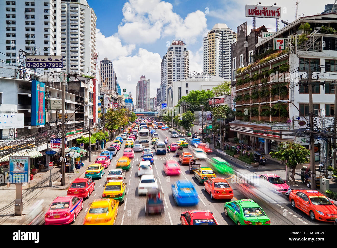 La congestione del traffico nella zona centrale di Bangkok, Thailandia, Sud-est asiatico, in Asia Foto Stock