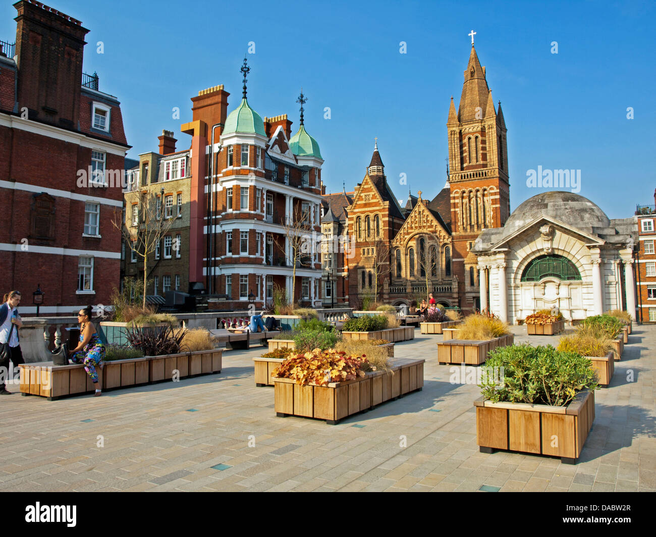 Brown Hart giardini, un po' noto giardino pubblico sulla parte superiore di una sottostazione elettrica, situati al di fuori della Duke Street vicino a Oxford Street Foto Stock