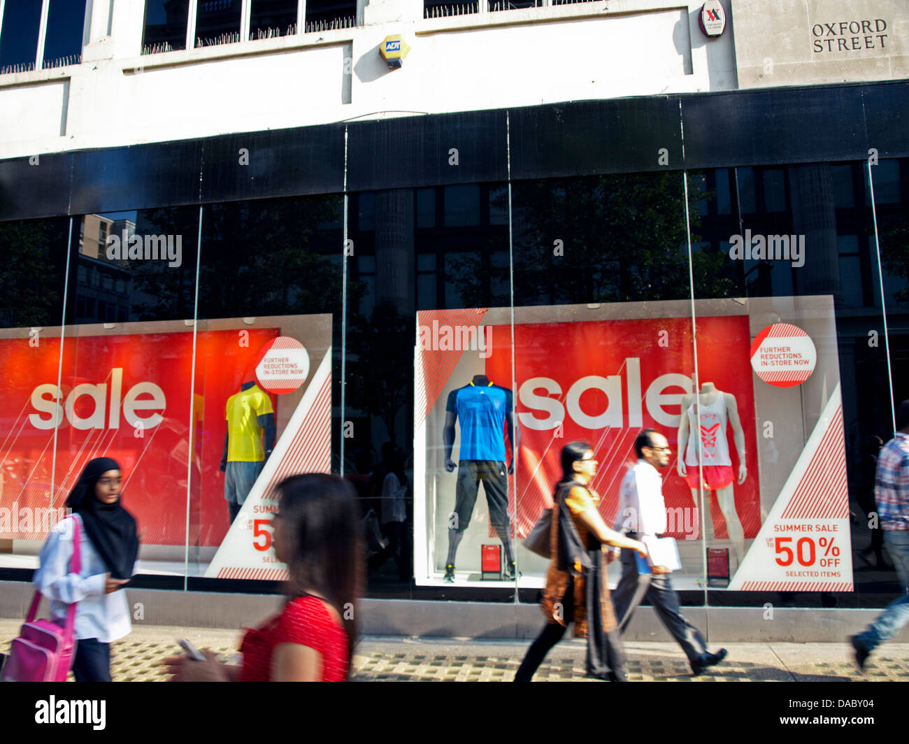 La finestra di visualizzazione su Oxford Street, City of Westminster Foto Stock