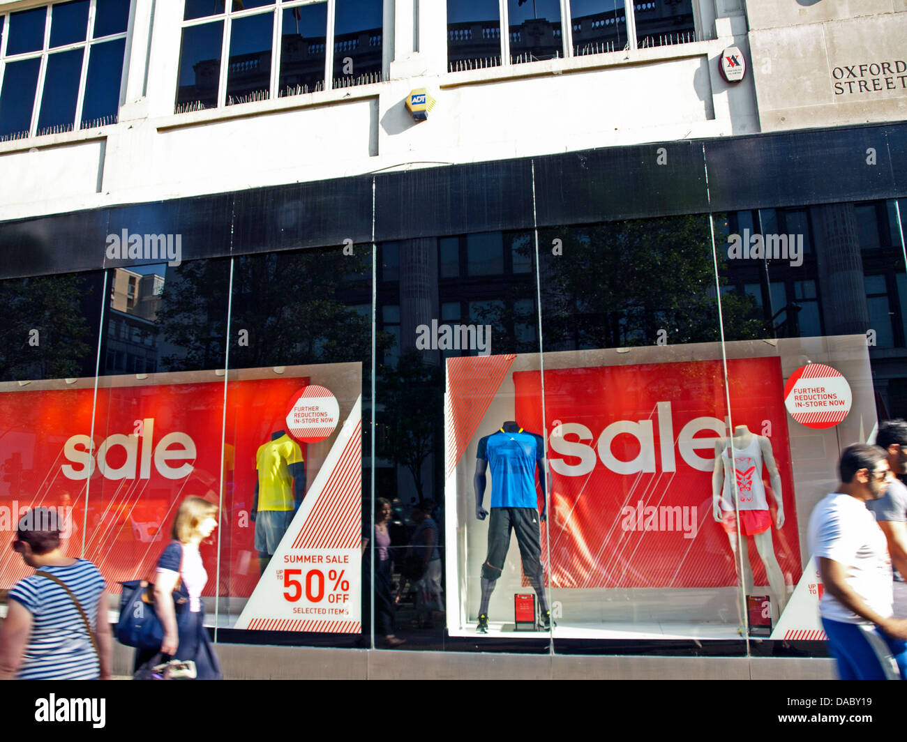 La finestra di visualizzazione su Oxford Street, City of Westminster Foto Stock