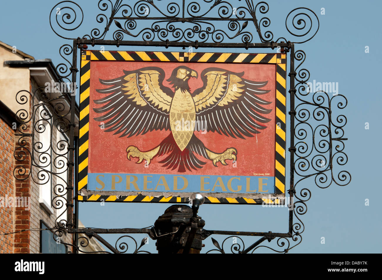 Lo Spread Eagle pub segno, Thame, Oxfordshire, Regno Unito Foto Stock