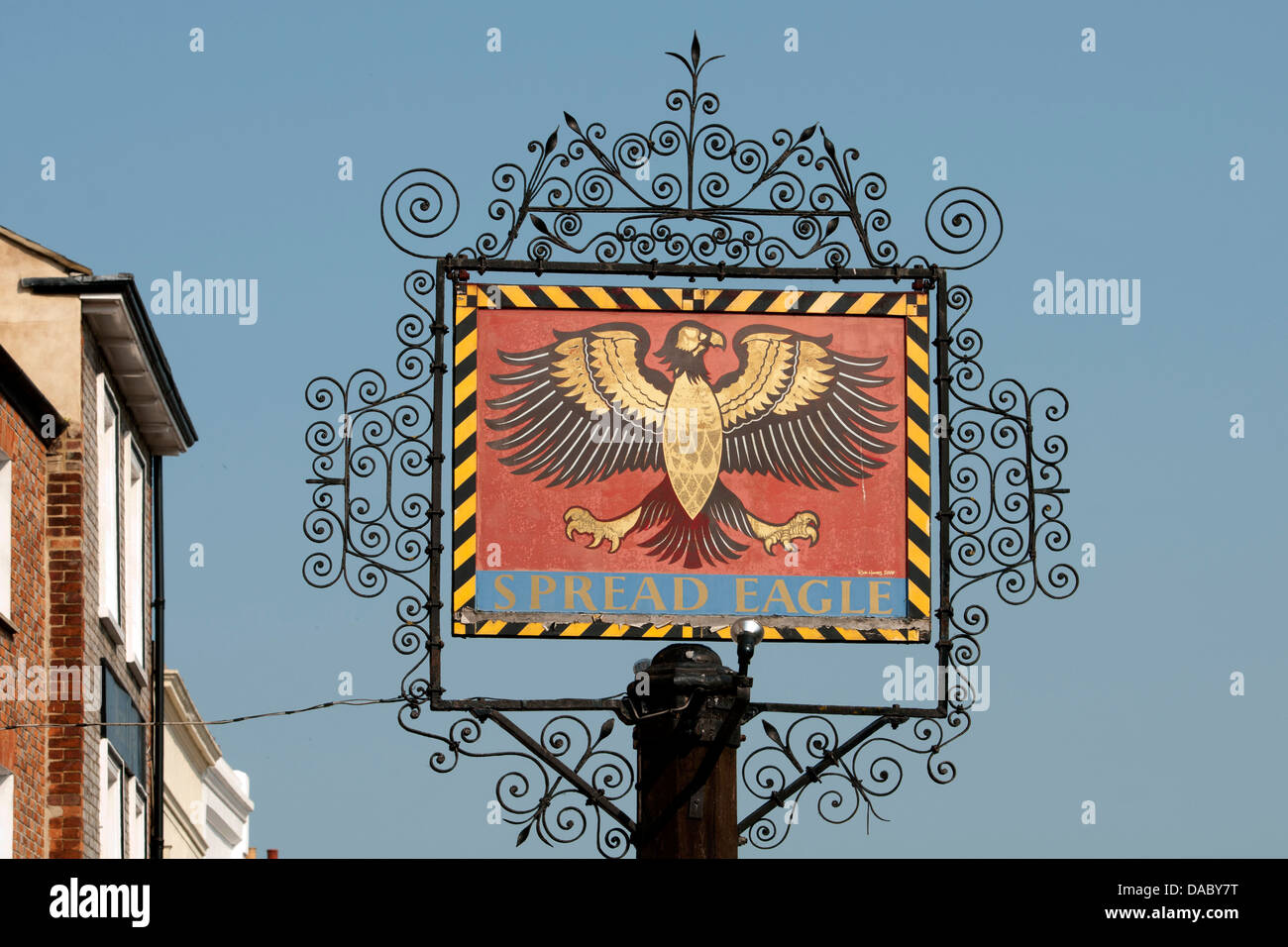 Lo Spread Eagle pub segno, Thame, Oxfordshire, Regno Unito Foto Stock