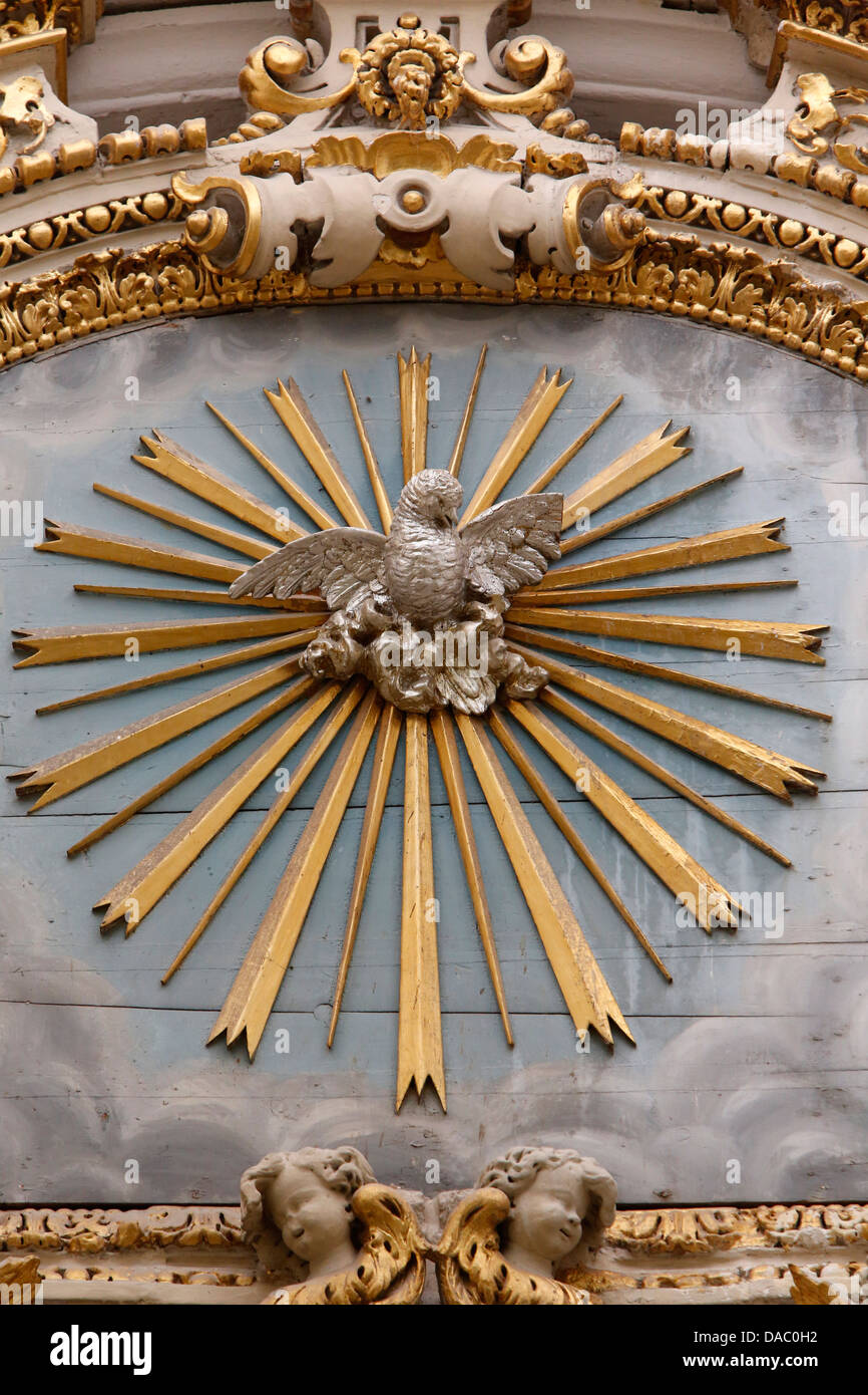 La scultura di Phoenix, simbolo di risurrezione in Sant'Irene chiesa, Lecce, Puglia, Italia, Europa Foto Stock