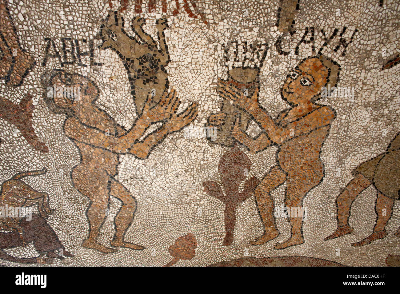 Mosaico di Abele e Caino presenta offerta a Dio, Otranto duomo (cattedrale), Otranto e Lecce, Puglia, Italia Foto Stock