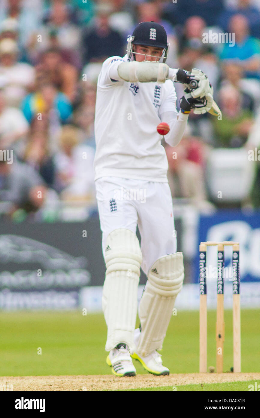 Nottingham, Regno Unito. 10 Luglio, 2013. L'Inghilterra Stuart ampia durante il giorno uno dei primi Investec Ceneri Test match a Trent Bridge Cricket Ground sulla luglio 10, 2013 a Nottingham, Inghilterra. Credito: Mitchell Gunn/ESPA/Alamy Live News Foto Stock