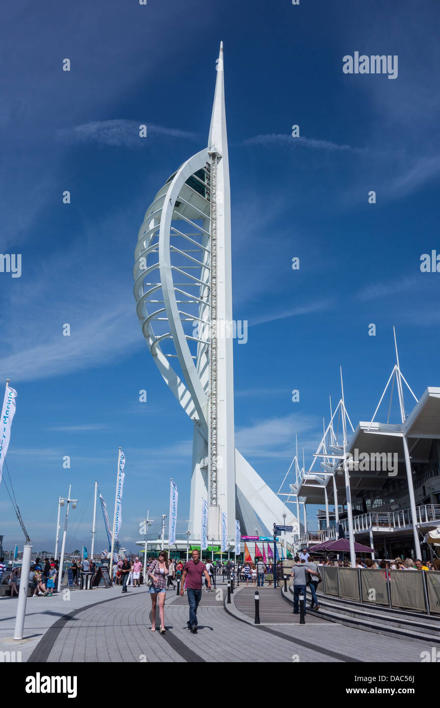 La Spinnaker Tower di Portsmouth Foto Stock