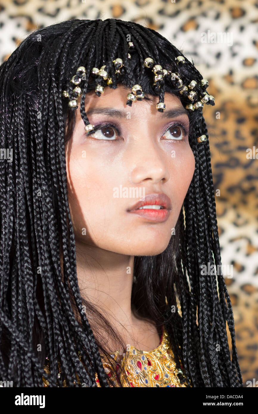 Donna in stile Cleopatra Foto Stock