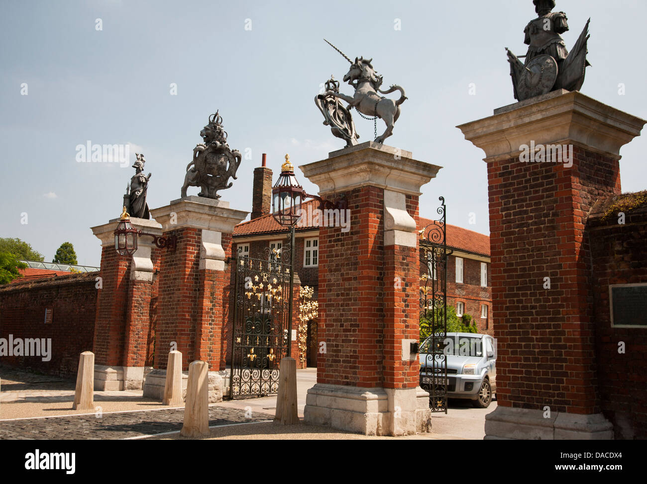 Hampton Court Palace's Gate, London, England, Regno Unito, GB Foto Stock