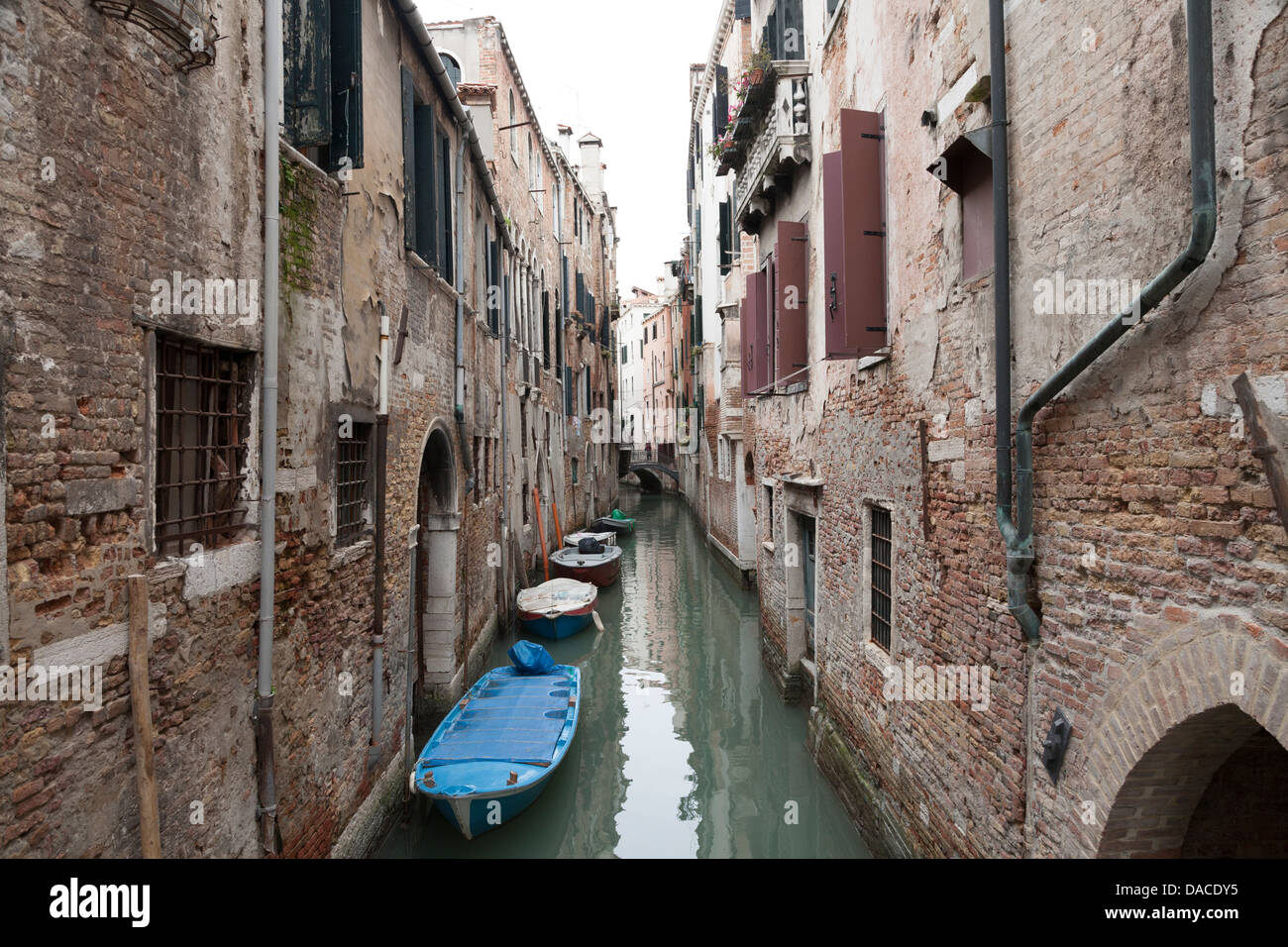 Canal nel Sestiere San Polo, Venezia, Italia Foto Stock