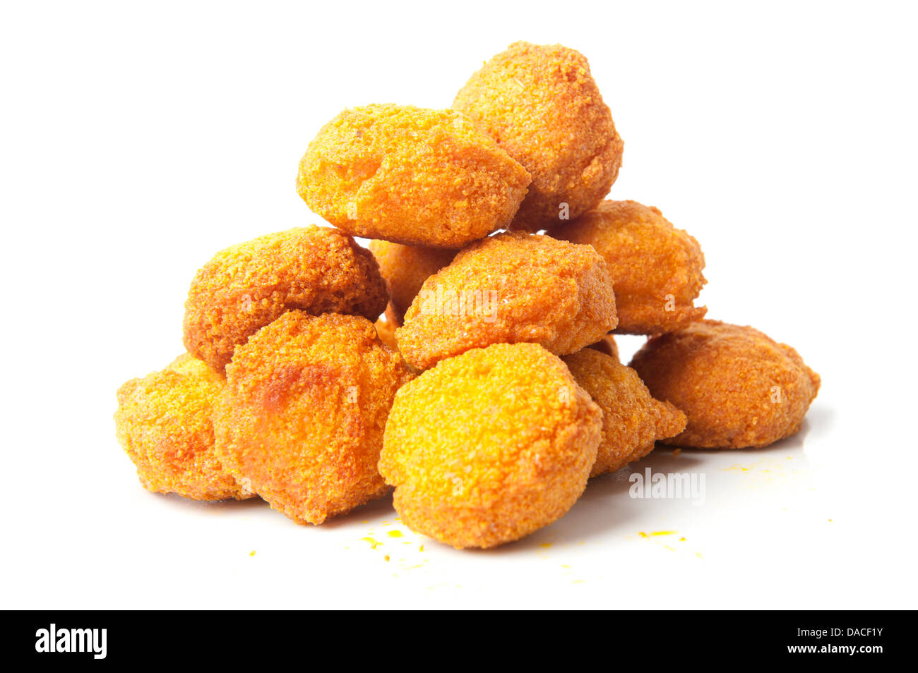 Acaraje, tipico brasiliano cookie fagioli fritti con olio di palma Foto Stock